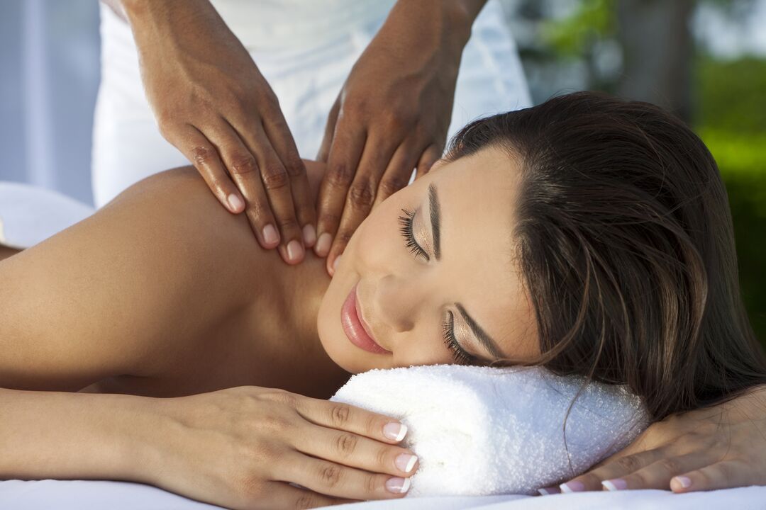 Massagem para terapia eficaz da osteocondrose da coluna cervical