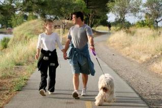 Com as freqüentes dores nas costas, você deve substituir o ativo praticar esportes, caminhadas ao ar livre